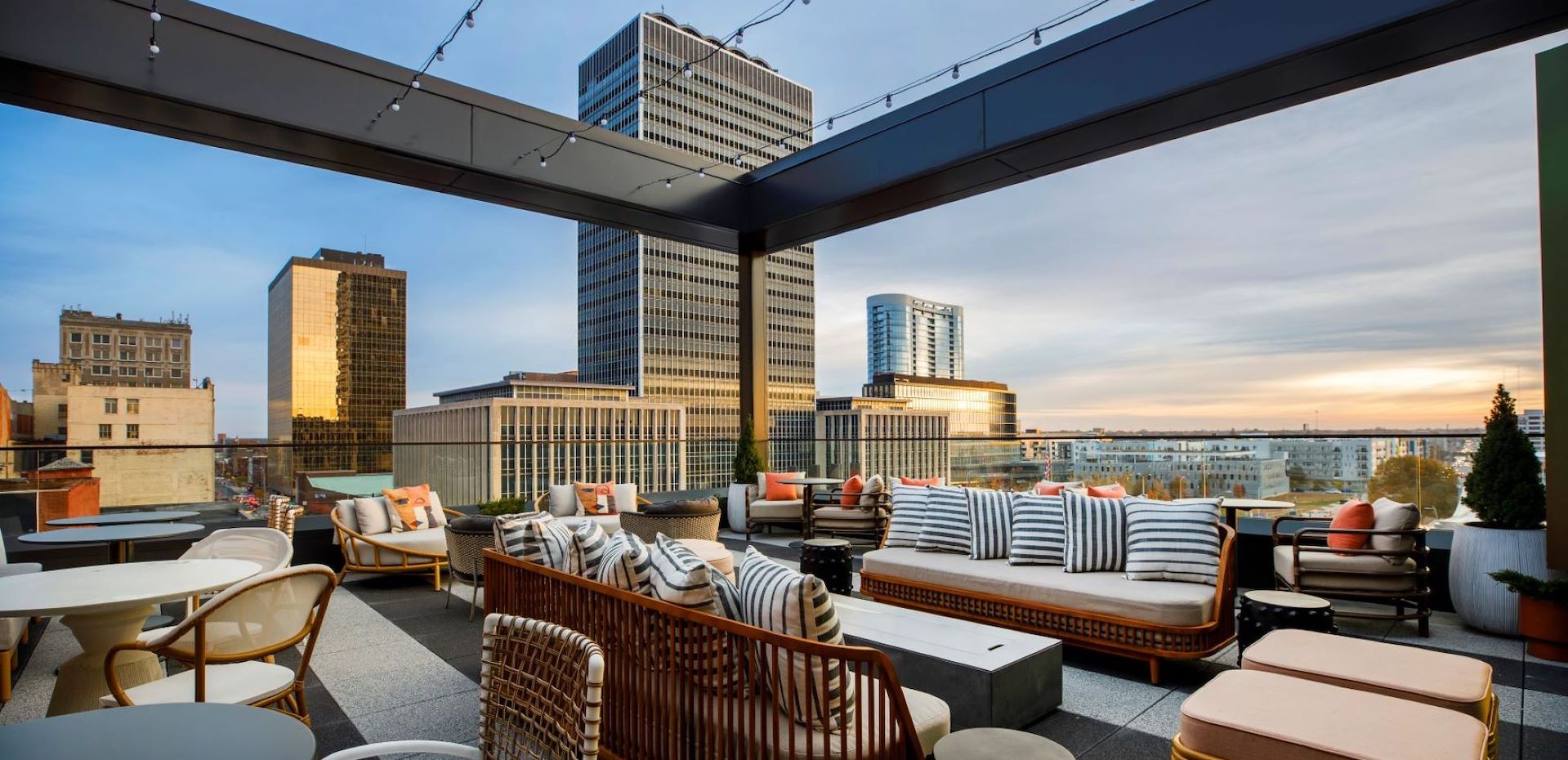 The cannon ball lounge banner